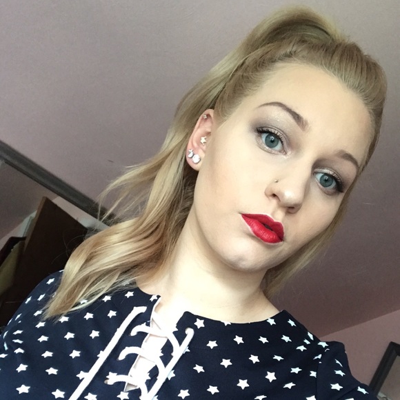 Meet your Posher, Lilly